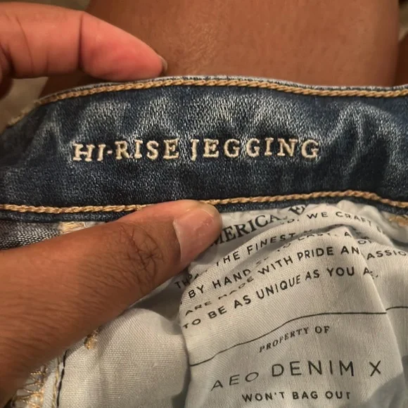 American Eagle outfitters, high-rise Jegging size 2 - Picture 3 of 5